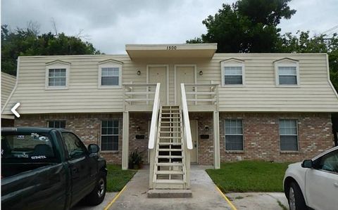 Photo of 1500 Oleander Dr Dr, La Marque, TX 77568 (MLS # 17487879) Photo of 1500 Oleander Dr Dr, La Marque, TX 77568 (MLS # 17487879)