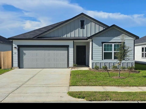 Homes For Sale - 323 Stone Crossing Drive<br/> Liberty, TX 77575