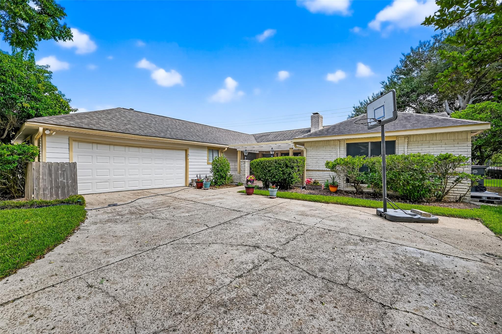 3415 W Creek Club Drive