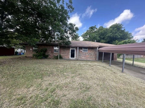 Photo of 1504 Martha Street, Bowie, TX 76230 (MLS # 10703524)