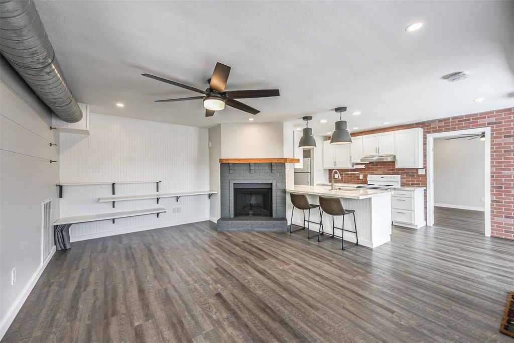 Photo of 1500 Bay Area Boulevard #294, Houston, TX 77058 (MLS # 40887885)