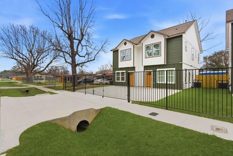 Tiny photo for 8408 Darien Street #A/B, Houston, TX 77028 (MLS # 89462218)
