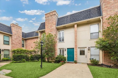 Photo of 1601 S Shepherd Drive #24, Houston, TX 77019 (MLS # 54925870)