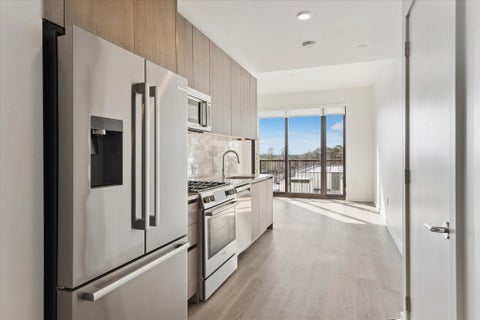 Photo of 1 Riva Row ROW #215, The Woodlands, TX 77380 (MLS # 40707259)