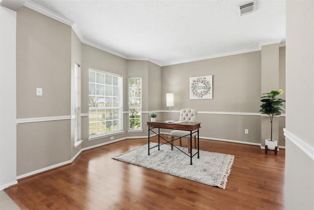 Photo of 322 Welford Lane, Highlands, TX 77562 (MLS # 2057124)