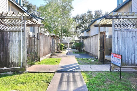 Photo of 7918 Prestwood Dr Dr #4, Houston, TX 77036 (MLS # 77272457)