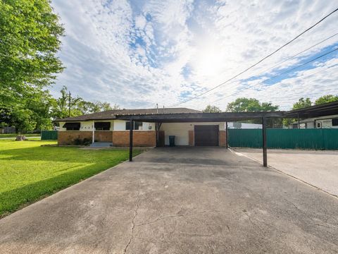 Photo of 2426 Dupont Street, Pasadena, TX 77503 (MLS # 2397191)