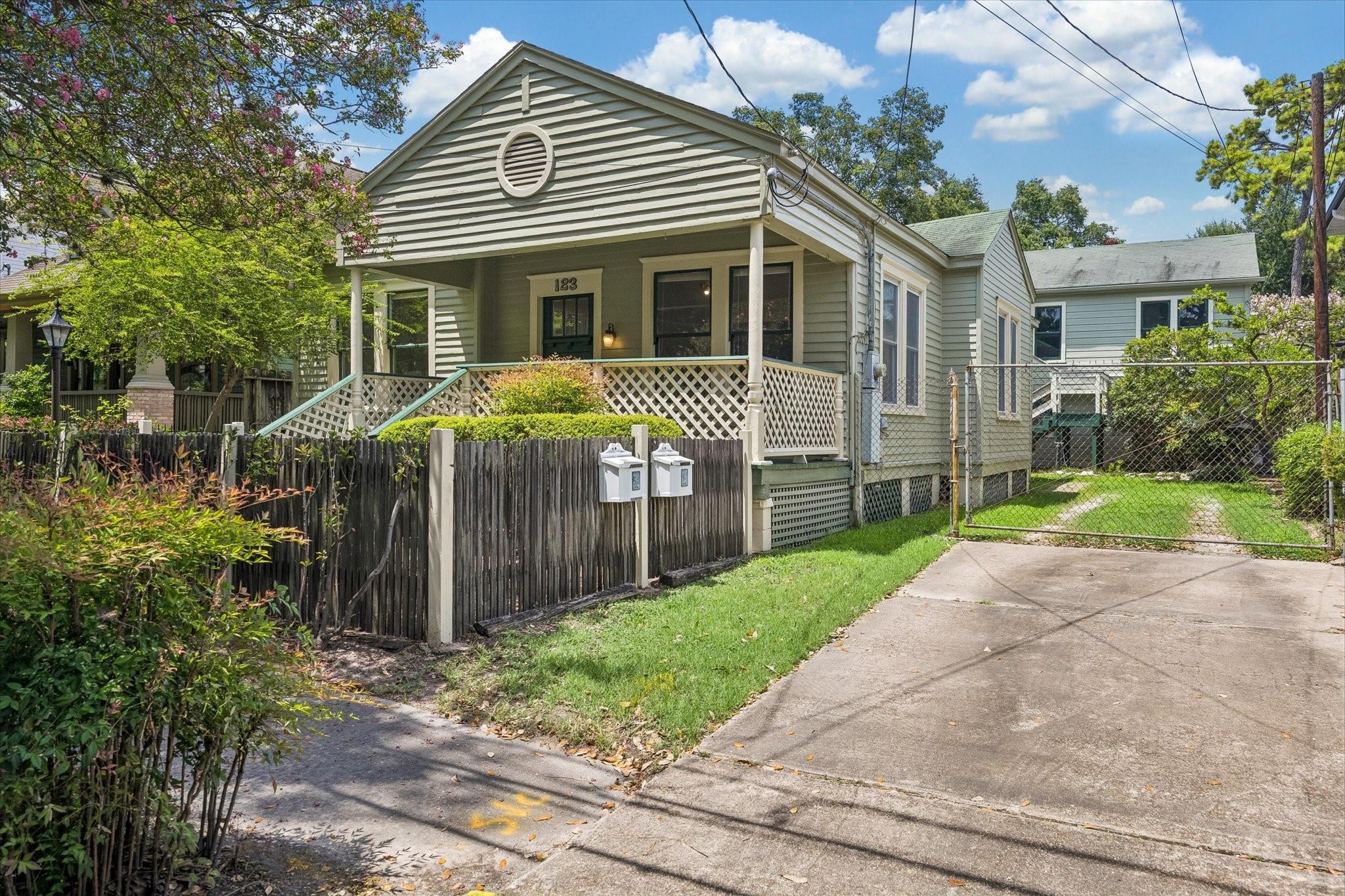 123 Parkview Street