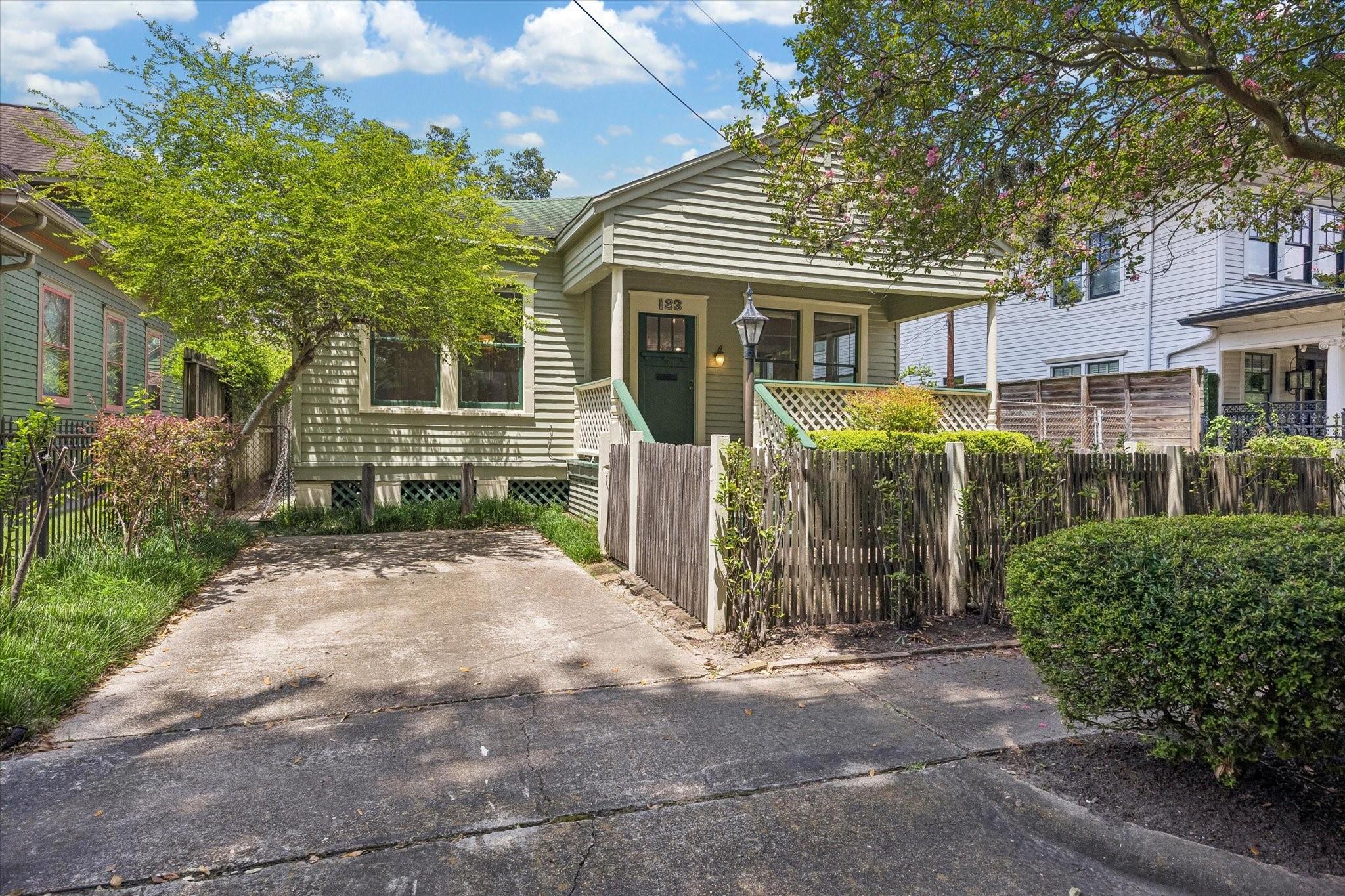 123 Parkview Street