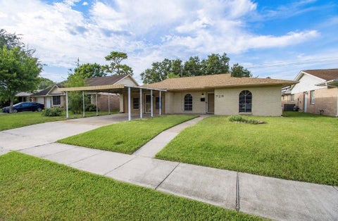 Photo of 729 Arbor Drive, Deer Park, TX 77536 (MLS # 67492929)