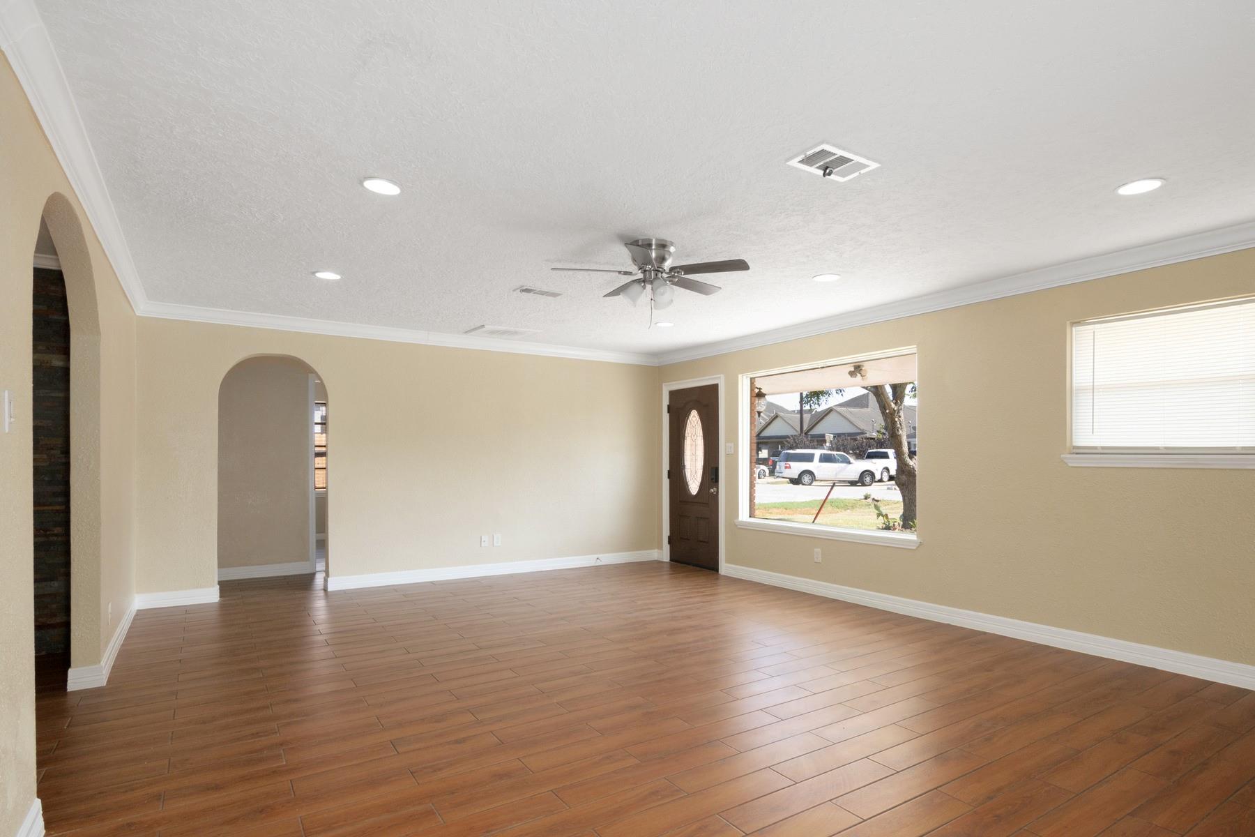 1407 Avenue I