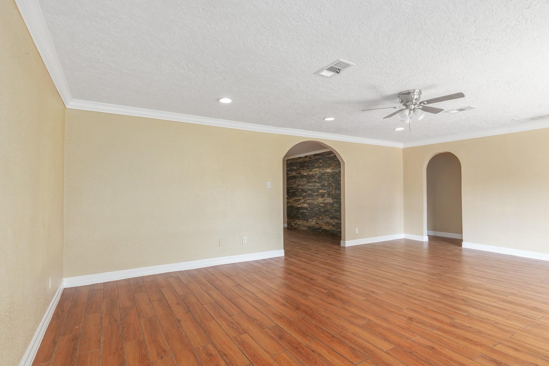 1407 Avenue I