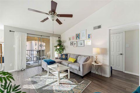 Photo of 3231 Allen Parkway #3301, Houston, TX 77019 (MLS # 15359169)