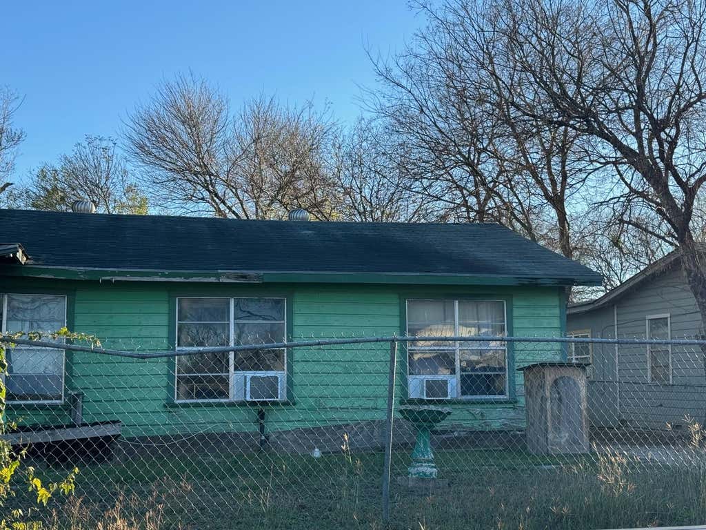 Photo of 614 Sunglo Drive, San Antonio, TX 78221 (MLS # 64763789)