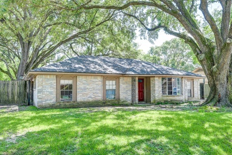 Photo of 12419 Maxim Drive, Houston, TX 77065 (MLS # 94943443)