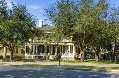 Photo of 1116 Church Street, Galveston, TX 77550 (MLS # 81669049)