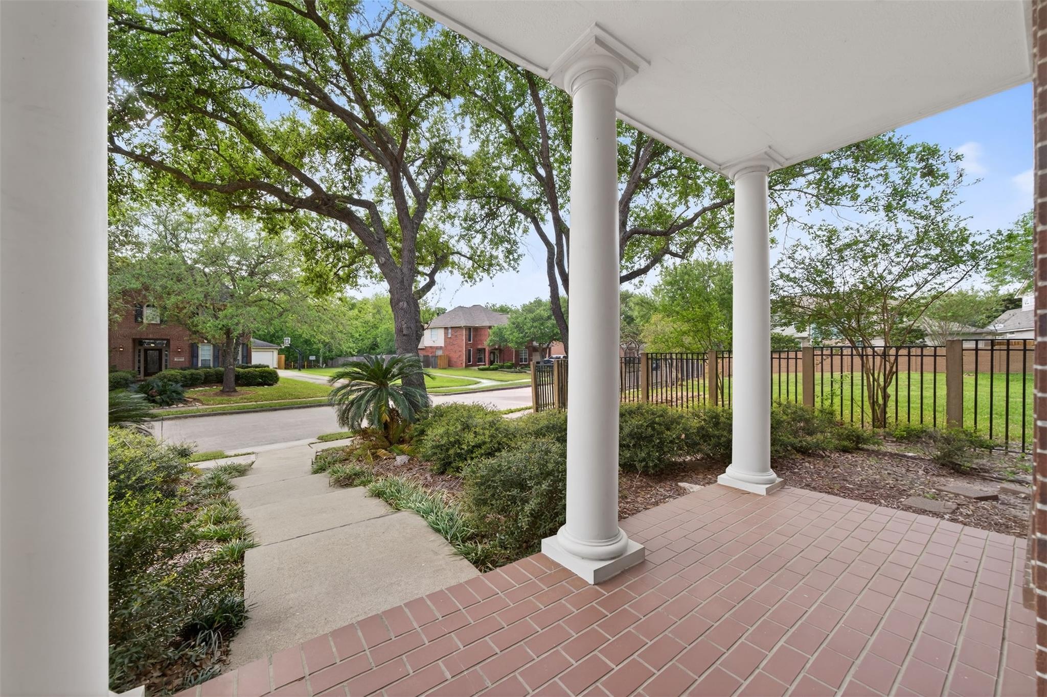 4319 Oak Forest Drive