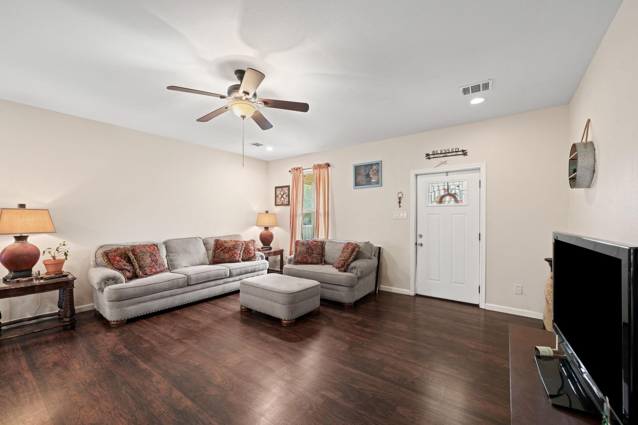 5907 Wedgefield Street