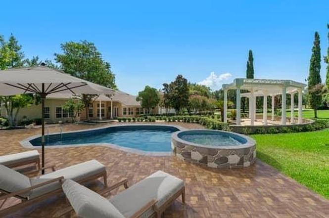 118 Waterfront Drive