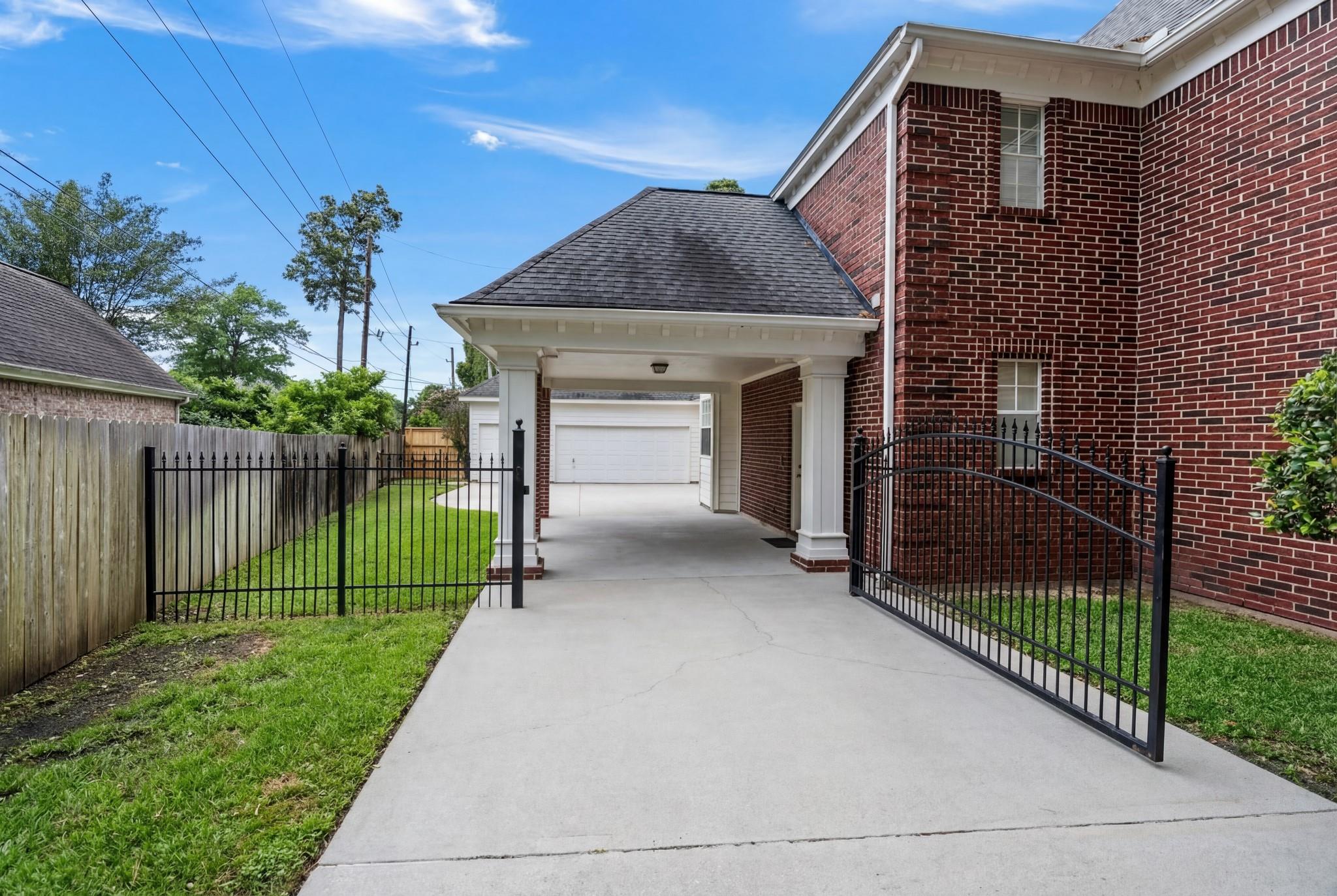 5230 Norborne Lane