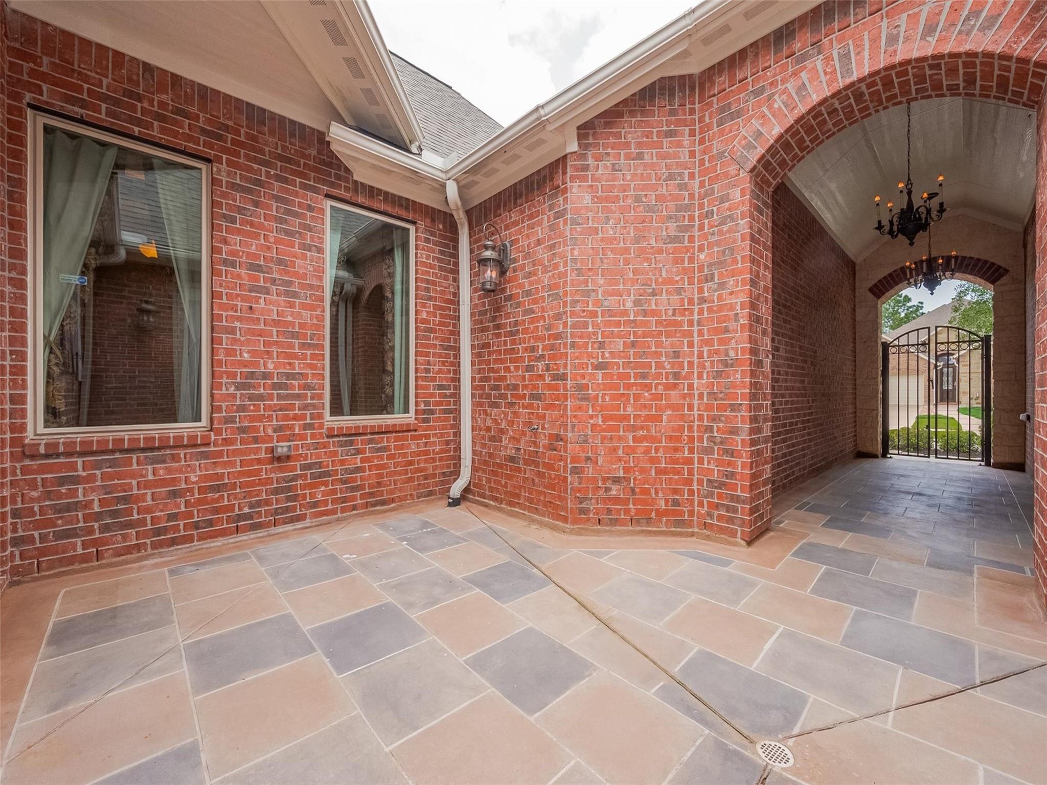 2711 King Point View Lane