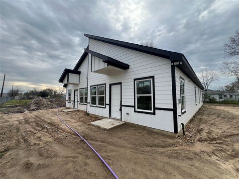 5710 Delmack Street B Houston TX 77032