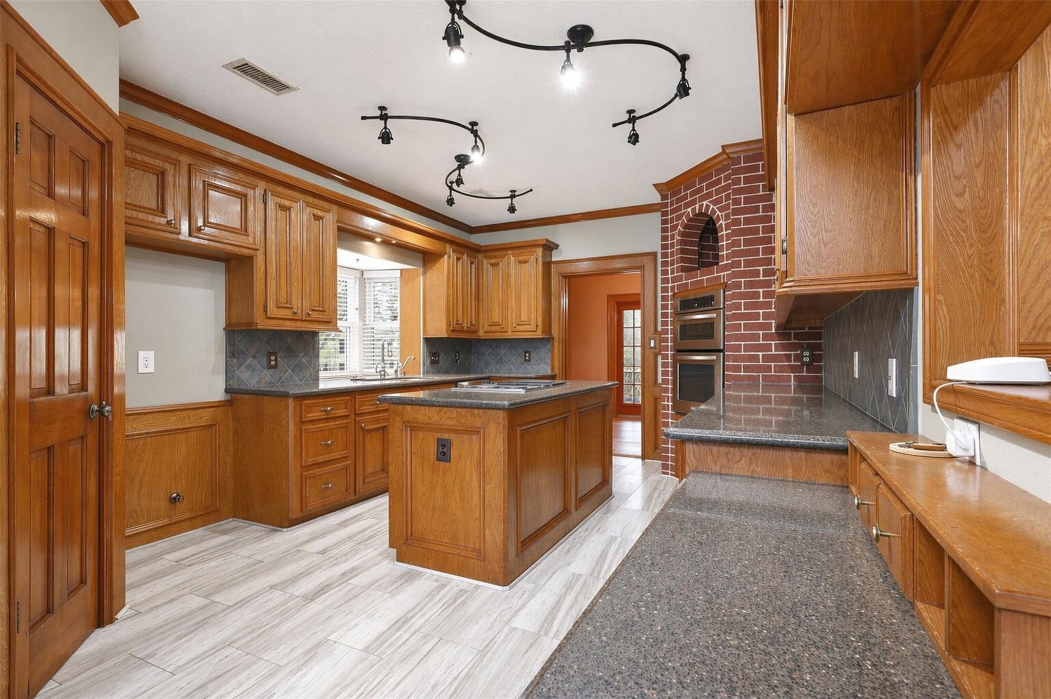 6118 Hampton Way Court