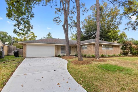 Photo of 5638 Spellman Road, Houston, TX 77096 (MLS # 73567346)