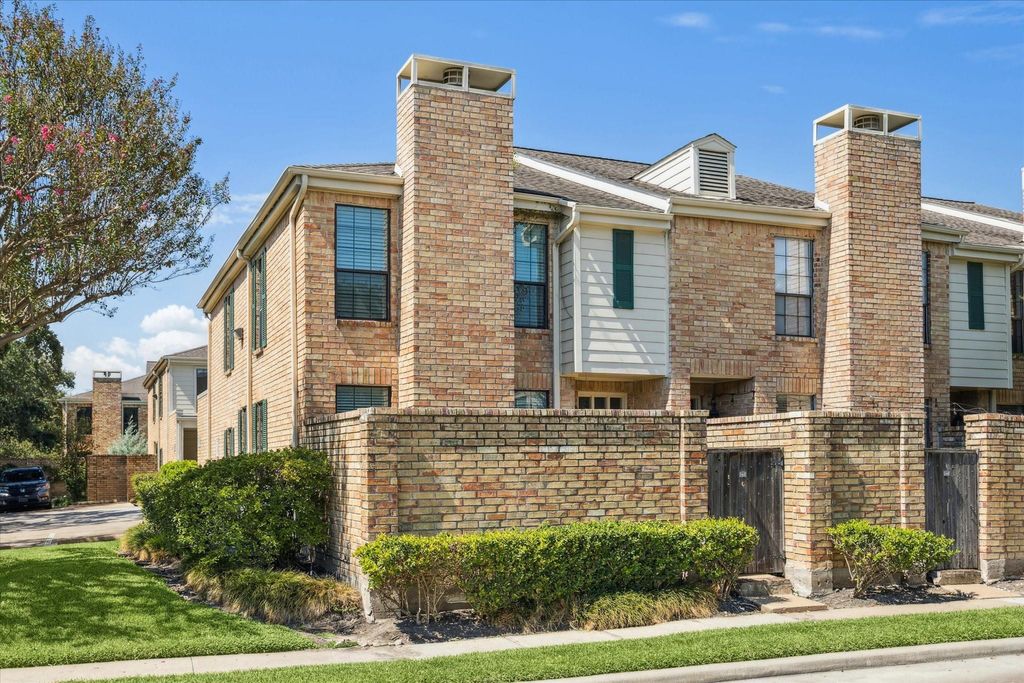 Photo of 4000 Purdue Street #161, Houston, TX 77005 (MLS # 28723736)