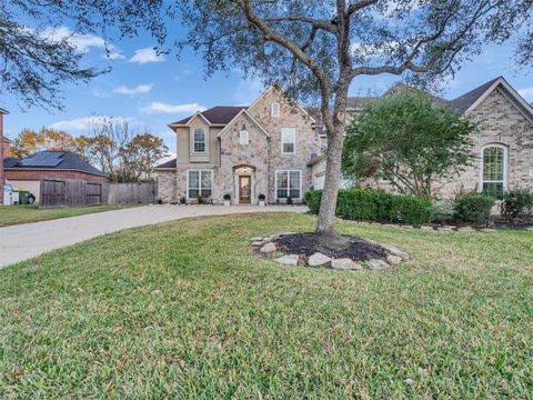Homes For Sale - 2407 Beacon Pointe<br/> Pearland, TX 77584