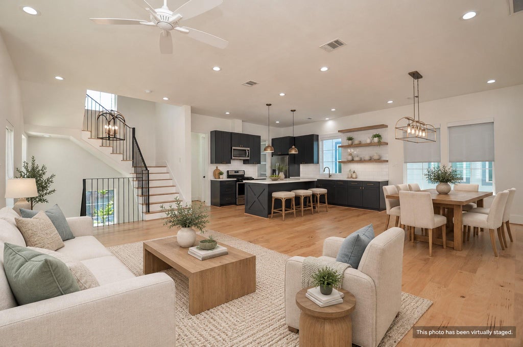 Photo of 204 Burr Street #G, Houston, TX 77011 (MLS # 71966894)