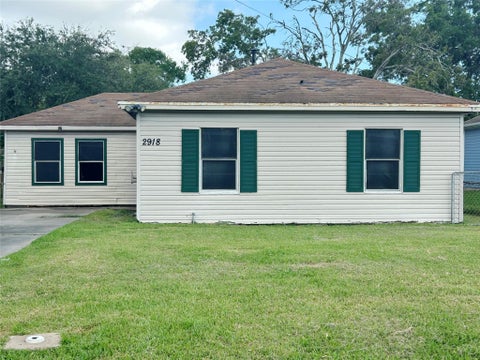 Photo of 2918 3rd Avenue N, Texas City, TX 77590 (MLS # 81488959)