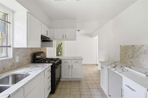 Tiny photo for 5622 Woodgreen Street, Houston, TX 77033 (MLS # 29418953)