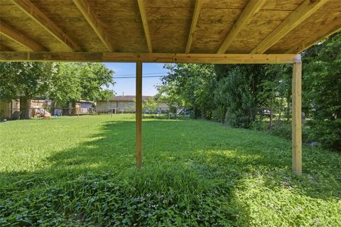 Tiny photo for 5622 Woodgreen Street, Houston, TX 77033 (MLS # 29418953)