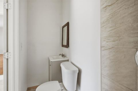 Tiny photo for 5622 Woodgreen Street, Houston, TX 77033 (MLS # 29418953)