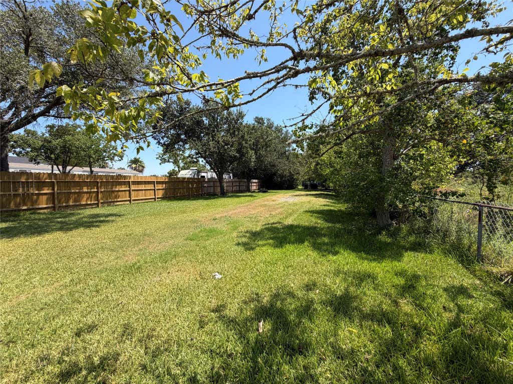Photo of 1029 8th Street, Dickinson, TX 77539 (MLS # 75215837)
