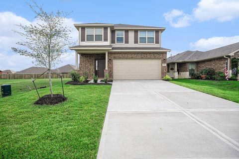 Photo of 4329 West Bayou Maison Circle, Dickinson, TX 77539 (MLS # 26018442)