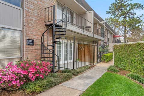 Photo of 2238 S Piney Point Road #102, Houston, TX 77063 (MLS # 92072495)