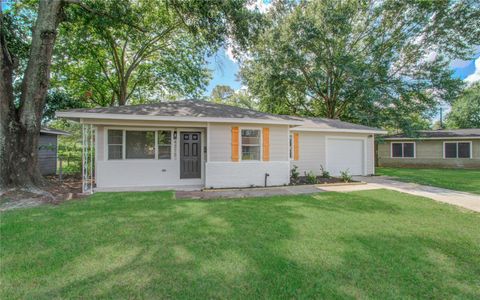 Photo of 4375 W Broadway Street, Beaumont, TX 77707 (MLS # 25614067)
