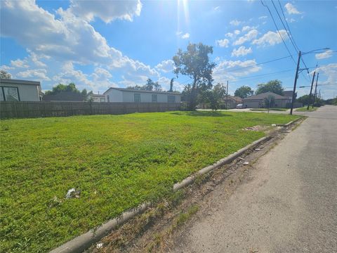 Photo of 2602 Noble Street, Houston, TX 77026 (MLS # 54958723) Photo of 2602 Noble Street, Houston, TX 77026 (MLS # 54958723)