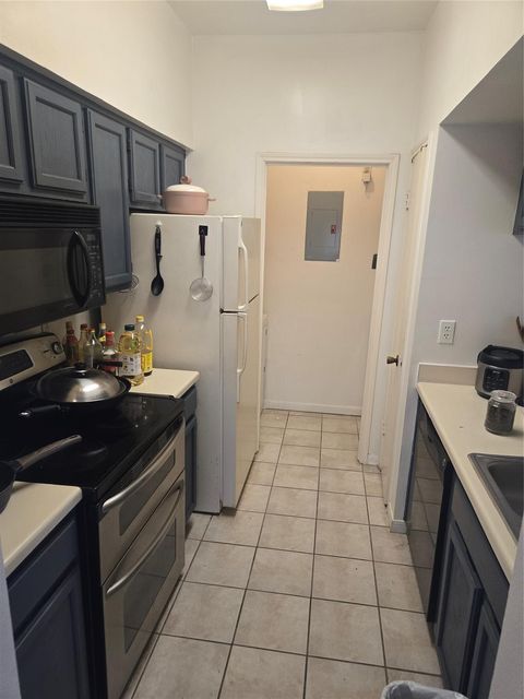 Photo of 6500 Harbor Town Drive #3404, Houston, TX 77036 (MLS # 18153277)