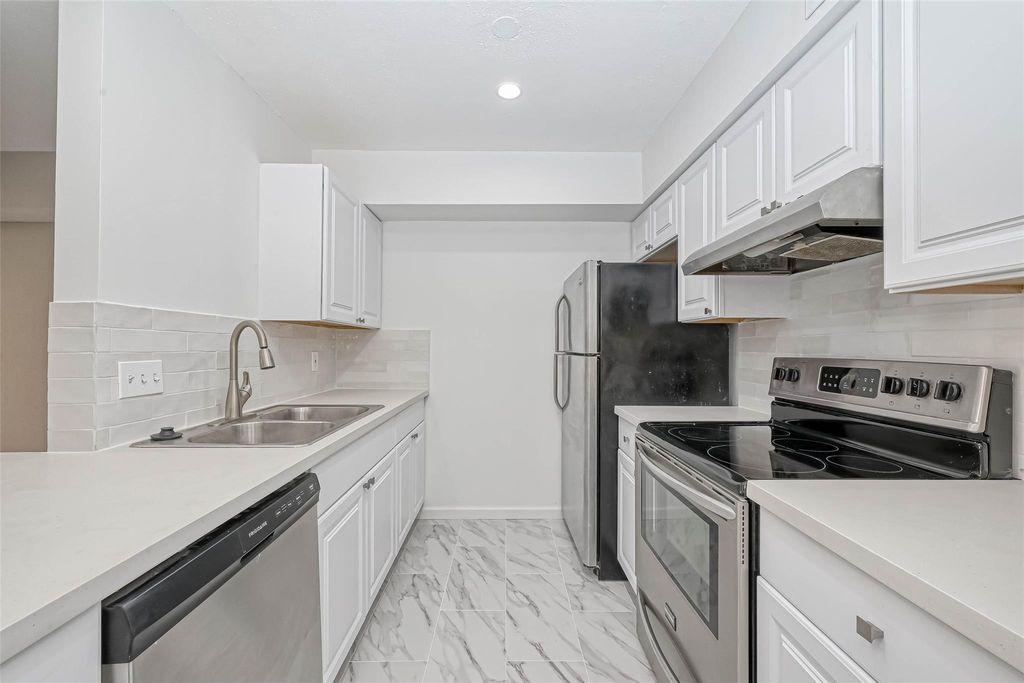 Photo of 4645 Wild Indigo Street #375, Houston, TX 77027 (MLS # 49128465)