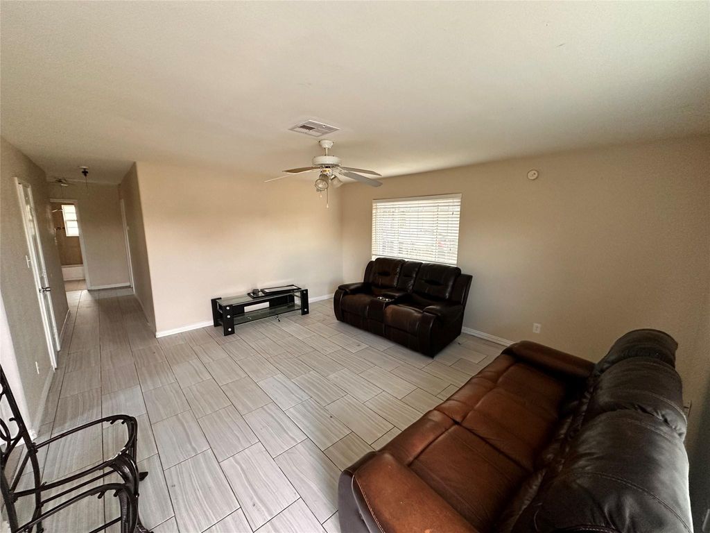 Photo of 2618 Hill Avenue, Dickinson, TX 77539 (MLS # 20148861)