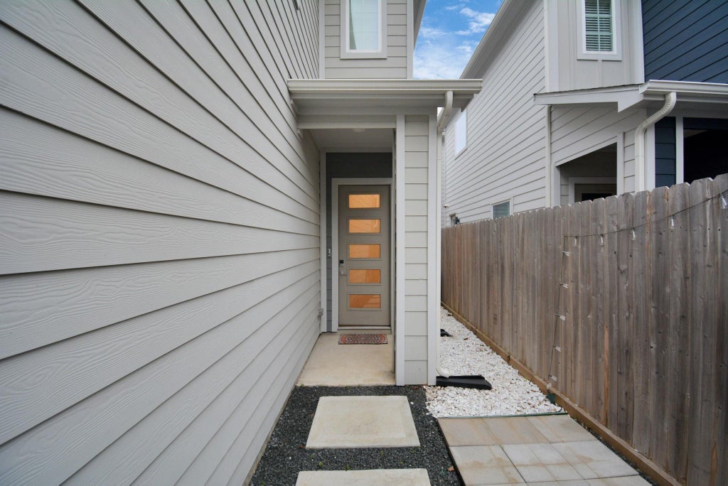 Photo of 1235 W Tidwell Road, Houston, TX 77091 (MLS # 83258875)