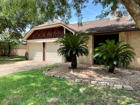 Photo of 3702 Echo Grove Lane, Houston, TX 77043 (MLS # 54699838)
