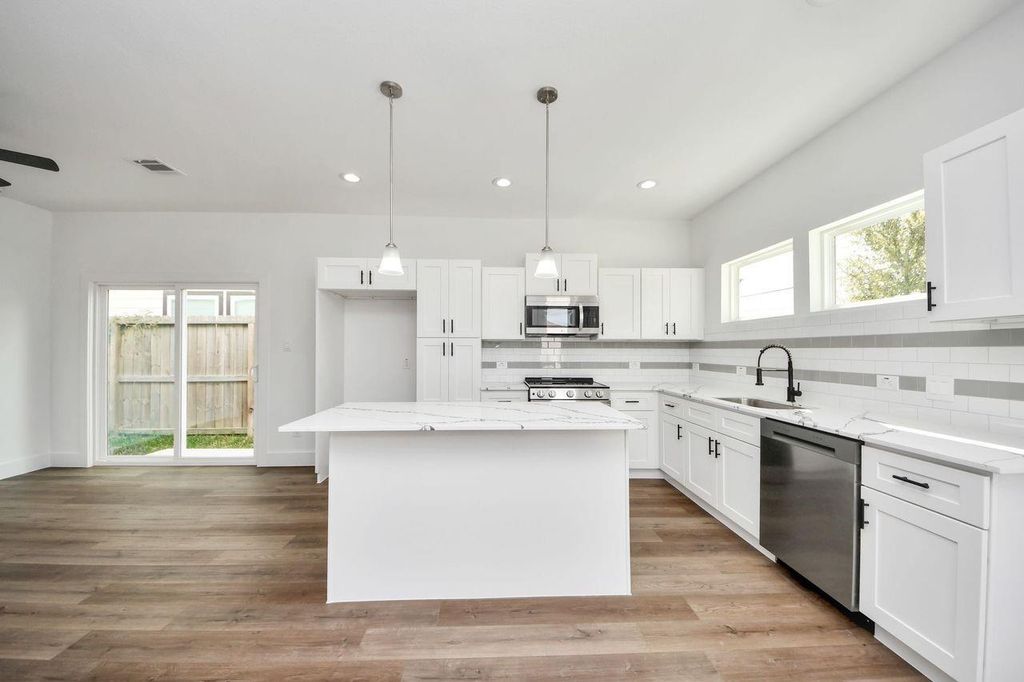 Photo of 4418 Aledo Street, Houston, TX 77051 (MLS # 25483568)