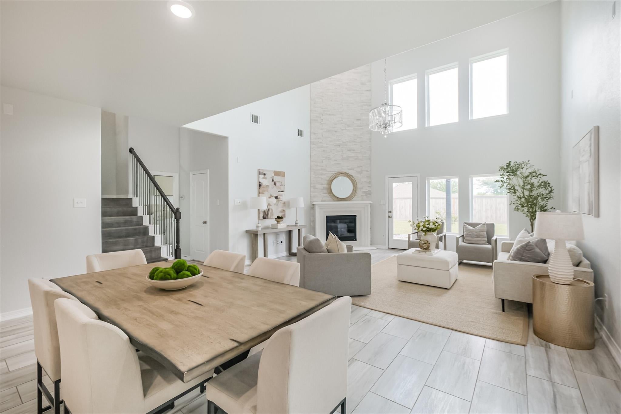 10914 Crestwood Point Circle