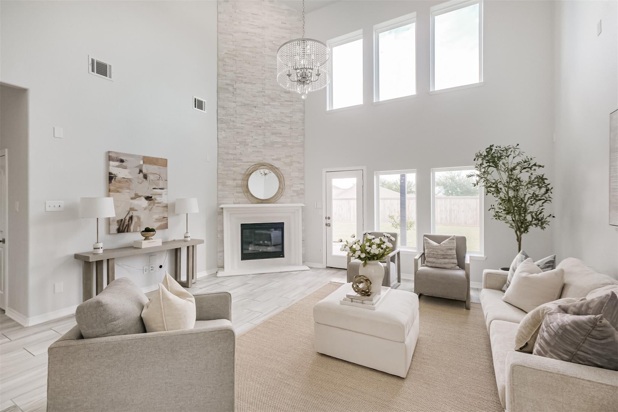 10914 Crestwood Point Circle