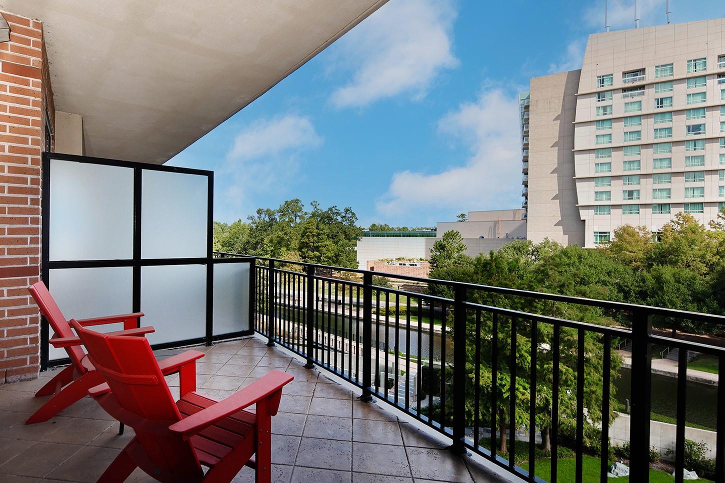 3 Waterway Court 4E