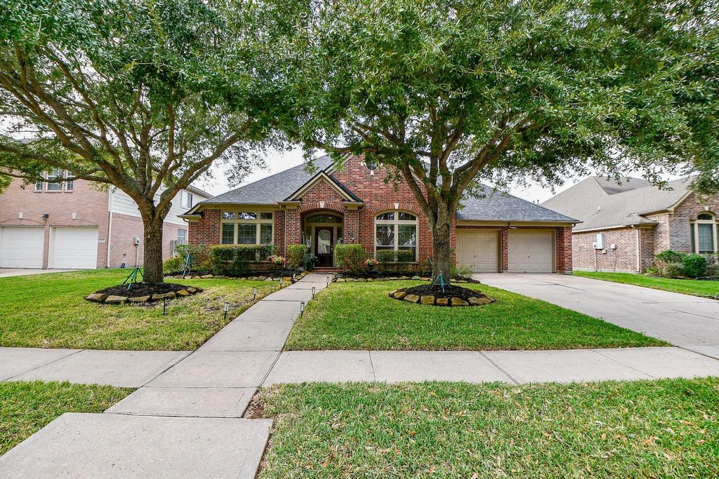 Photo of 2303 Trinity Manor Ln Ln, Richmond, TX 77469 (MLS # 77440290)
